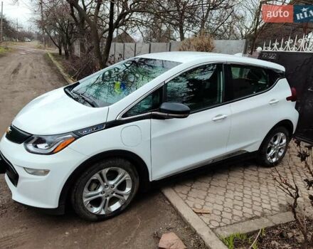 Белый Шевроле Bolt EV, объемом двигателя 0 л и пробегом 105 тыс. км за 13750 $, фото 9 на Automoto.ua