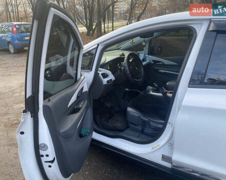 Белый Шевроле Bolt EV, объемом двигателя 0 л и пробегом 147 тыс. км за 12999 $, фото 10 на Automoto.ua