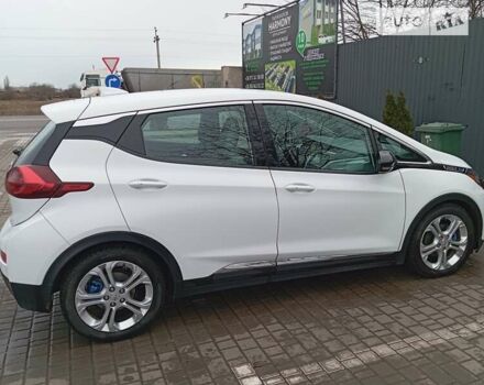 Белый Шевроле Bolt EV, объемом двигателя 0 л и пробегом 121 тыс. км за 17000 $, фото 3 на Automoto.ua