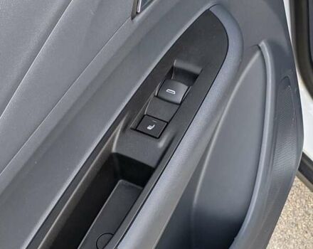 Белый Шевроле Bolt EV, объемом двигателя 0 л и пробегом 140 тыс. км за 14300 $, фото 9 на Automoto.ua