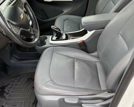 Білий Шевроле Bolt EV, об'ємом двигуна 0 л та пробігом 167 тис. км за 12900 $, фото 24 на Automoto.ua