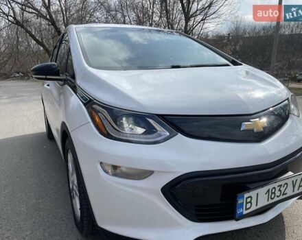 Белый Шевроле Bolt EV, объемом двигателя 0 л и пробегом 260 тыс. км за 14900 $, фото 2 на Automoto.ua