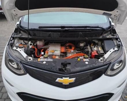 Белый Шевроле Bolt EV, объемом двигателя 0 л и пробегом 102 тыс. км за 15000 $, фото 6 на Automoto.ua