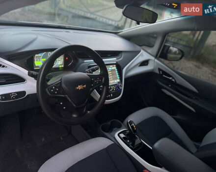 Белый Шевроле Bolt EV, объемом двигателя 0 л и пробегом 39 тыс. км за 14400 $, фото 14 на Automoto.ua