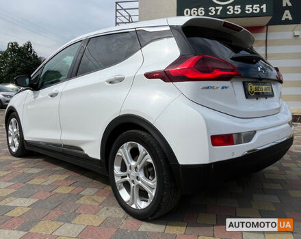 Білий Шевроле Bolt EV, об'ємом двигуна 60 л та пробігом 64 тис. км за 14700 $, фото 4 на Automoto.ua