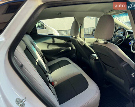 Белый Шевроле Bolt EV, объемом двигателя 0 л и пробегом 155 тыс. км за 13000 $, фото 20 на Automoto.ua