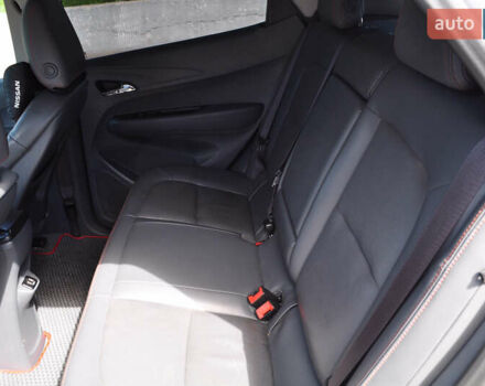 Белый Шевроле Bolt EV, объемом двигателя 0 л и пробегом 115 тыс. км за 18000 $, фото 25 на Automoto.ua