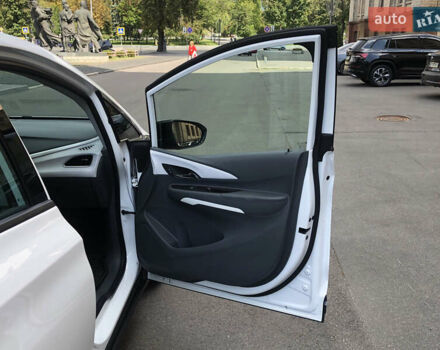 Белый Шевроле Bolt EV, объемом двигателя 0 л и пробегом 159 тыс. км за 13000 $, фото 21 на Automoto.ua