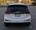 Белый Шевроле Bolt EV, объемом двигателя 0 л и пробегом 140 тыс. км за 14300 $, фото 3 на Automoto.ua