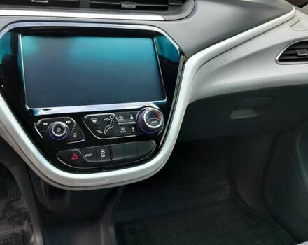 Белый Шевроле Bolt EV, объемом двигателя 0 л и пробегом 70 тыс. км за 16500 $, фото 3 на Automoto.ua