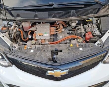 Белый Шевроле Bolt EV, объемом двигателя 0 л и пробегом 107 тыс. км за 16300 $, фото 17 на Automoto.ua
