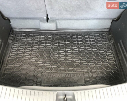 Белый Шевроле Bolt EV, объемом двигателя 0 л и пробегом 159 тыс. км за 13000 $, фото 51 на Automoto.ua