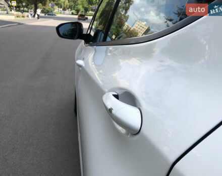 Белый Шевроле Bolt EV, объемом двигателя 0 л и пробегом 159 тыс. км за 13000 $, фото 15 на Automoto.ua