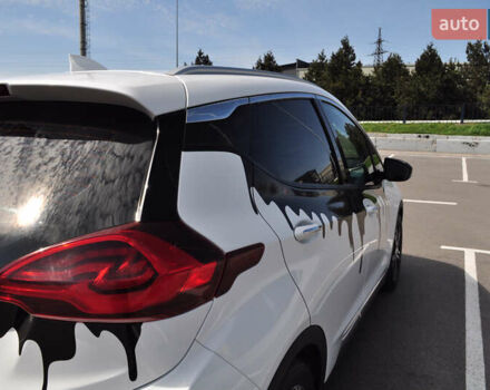 Белый Шевроле Bolt EV, объемом двигателя 0 л и пробегом 115 тыс. км за 18000 $, фото 10 на Automoto.ua