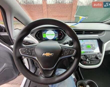 Белый Шевроле Bolt EV, объемом двигателя 0 л и пробегом 105 тыс. км за 13750 $, фото 3 на Automoto.ua