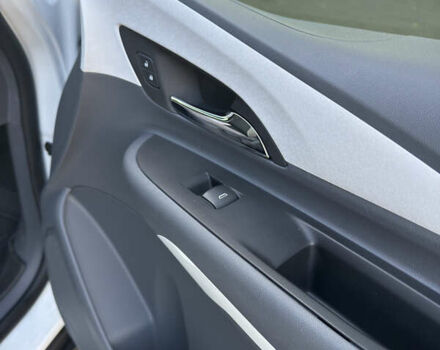 Білий Шевроле Bolt EV, об'ємом двигуна 0 л та пробігом 118 тис. км за 14300 $, фото 28 на Automoto.ua