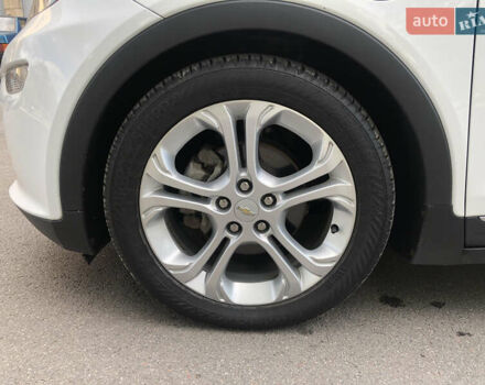 Белый Шевроле Bolt EV, объемом двигателя 0 л и пробегом 159 тыс. км за 13000 $, фото 24 на Automoto.ua