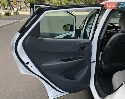 Белый Шевроле Bolt EV, объемом двигателя 0 л и пробегом 159 тыс. км за 13000 $, фото 20 на Automoto.ua