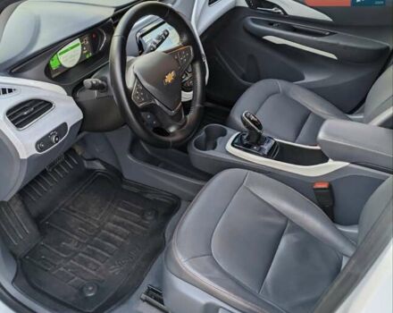 Белый Шевроле Bolt EV, объемом двигателя 0 л и пробегом 140 тыс. км за 14300 $, фото 6 на Automoto.ua