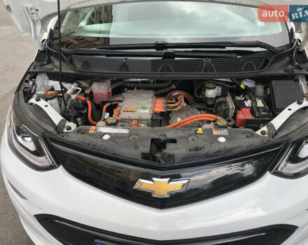 Белый Шевроле Bolt EV, объемом двигателя 0 л и пробегом 159 тыс. км за 13000 $, фото 56 на Automoto.ua