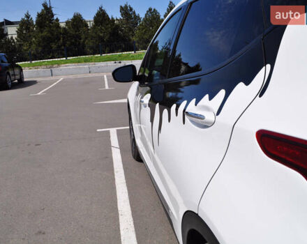 Белый Шевроле Bolt EV, объемом двигателя 0 л и пробегом 115 тыс. км за 18000 $, фото 9 на Automoto.ua