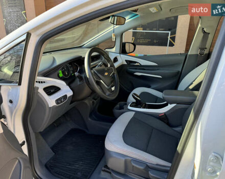 Белый Шевроле Bolt EV, объемом двигателя 0 л и пробегом 155 тыс. км за 13000 $, фото 14 на Automoto.ua