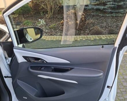 Белый Шевроле Bolt EV, объемом двигателя 0 л и пробегом 107 тыс. км за 16300 $, фото 11 на Automoto.ua