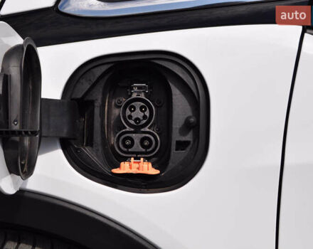Белый Шевроле Bolt EV, объемом двигателя 0 л и пробегом 115 тыс. км за 18000 $, фото 22 на Automoto.ua