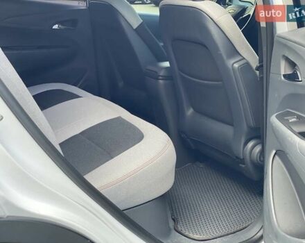 Белый Шевроле Bolt EV, объемом двигателя 0 л и пробегом 125 тыс. км за 14300 $, фото 16 на Automoto.ua