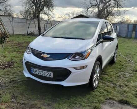 Белый Шевроле Bolt EV, объемом двигателя 0 л и пробегом 70 тыс. км за 16500 $, фото 9 на Automoto.ua
