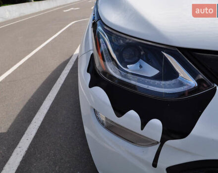 Белый Шевроле Bolt EV, объемом двигателя 0 л и пробегом 115 тыс. км за 18000 $, фото 8 на Automoto.ua