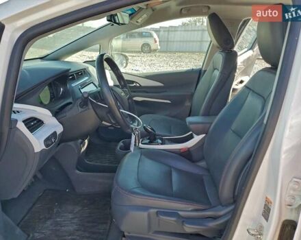 Белый Шевроле Bolt EV, объемом двигателя 0 л и пробегом 45 тыс. км за 3700 $, фото 6 на Automoto.ua