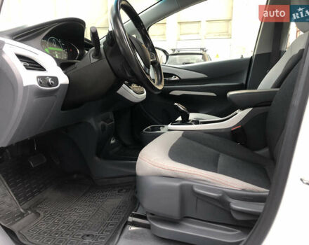 Белый Шевроле Bolt EV, объемом двигателя 0 л и пробегом 159 тыс. км за 13000 $, фото 31 на Automoto.ua
