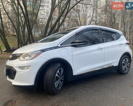Белый Шевроле Bolt EV, объемом двигателя 0 л и пробегом 147 тыс. км за 12999 $, фото 7 на Automoto.ua