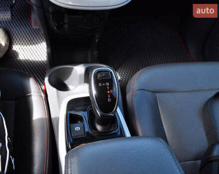 Белый Шевроле Bolt EV, объемом двигателя 0 л и пробегом 115 тыс. км за 18000 $, фото 24 на Automoto.ua