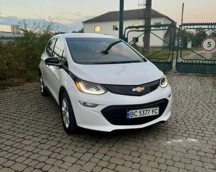Белый Шевроле Bolt EV, объемом двигателя 0 л и пробегом 39 тыс. км за 14400 $, фото 1 на Automoto.ua