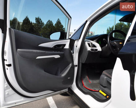 Белый Шевроле Bolt EV, объемом двигателя 0 л и пробегом 115 тыс. км за 18000 $, фото 26 на Automoto.ua
