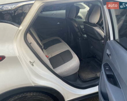 Белый Шевроле Bolt EV, объемом двигателя 0 л и пробегом 147 тыс. км за 12999 $, фото 15 на Automoto.ua