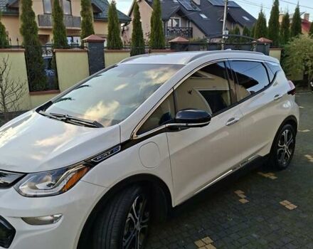 Белый Шевроле Bolt EV, объемом двигателя 0 л и пробегом 107 тыс. км за 16300 $, фото 1 на Automoto.ua
