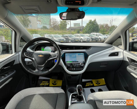 Білий Шевроле Bolt EV, об'ємом двигуна 60 л та пробігом 64 тис. км за 14700 $, фото 25 на Automoto.ua