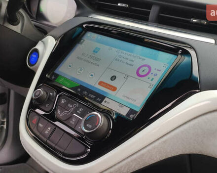 Белый Шевроле Bolt EV, объемом двигателя 0 л и пробегом 230 тыс. км за 12900 $, фото 43 на Automoto.ua