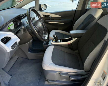 Шевроле Bolt EV 2018 в Одессе на Automoto.ua Белый Шевроле Bolt EV, объемом двигателя 0 л и пробегом 43 тыс. км за 17500 $, фото 34 на Automoto.ua