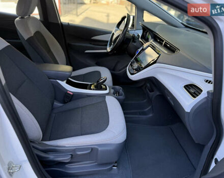 Шевроле Bolt EV 2018 в Одессе на Automoto.ua Белый Шевроле Bolt EV, объемом двигателя 0 л и пробегом 43 тыс. км за 17500 $, фото 37 на Automoto.ua