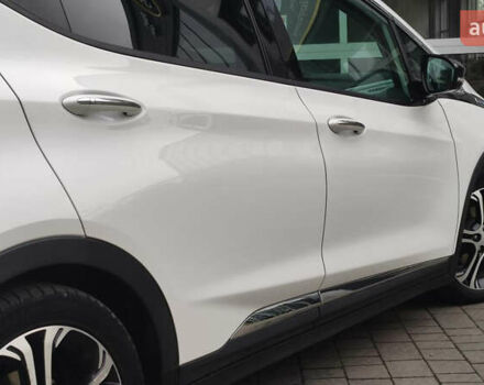 Белый Шевроле Bolt EV, объемом двигателя 0 л и пробегом 230 тыс. км за 12900 $, фото 33 на Automoto.ua