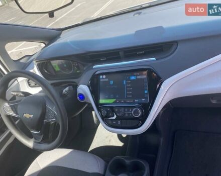 Білий Шевроле Bolt EV, об'ємом двигуна 0 л та пробігом 55 тис. км за 14900 $, фото 6 на Automoto.ua