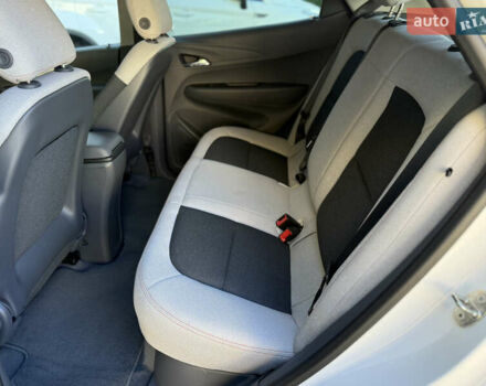 Шевроле Bolt EV 2018 в Одессе на Automoto.ua Белый Шевроле Bolt EV, объемом двигателя 0 л и пробегом 43 тыс. км за 17500 $, фото 35 на Automoto.ua