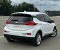 Белый Шевроле Bolt EV, объемом двигателя 0 л и пробегом 30 тыс. км за 16800 $, фото 8 на Automoto.ua