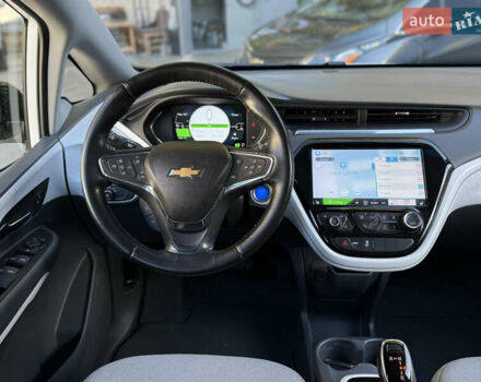 Шевроле Bolt EV 2018 в Одессе на Automoto.ua Белый Шевроле Bolt EV, объемом двигателя 0 л и пробегом 43 тыс. км за 17500 $, фото 41 на Automoto.ua