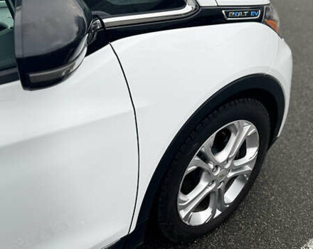 Білий Шевроле Bolt EV, об'ємом двигуна 0 л та пробігом 47 тис. км за 17500 $, фото 5 на Automoto.ua