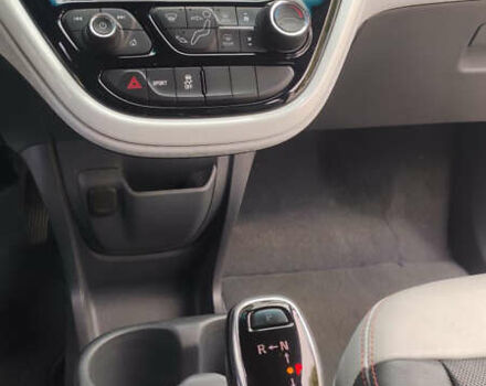 Белый Шевроле Bolt EV, объемом двигателя 0 л и пробегом 230 тыс. км за 12900 $, фото 42 на Automoto.ua